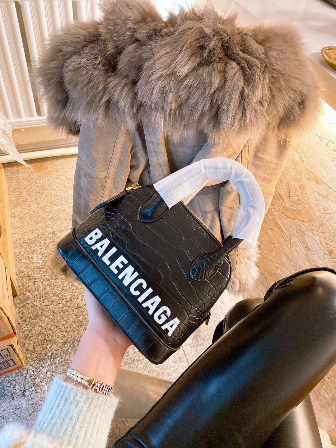WE Do Love Luxury BALENCIAGA Ville Small Top Handle Bag WE Do Love Luxury BALENCIAGA Ville Small Top Handle Bag