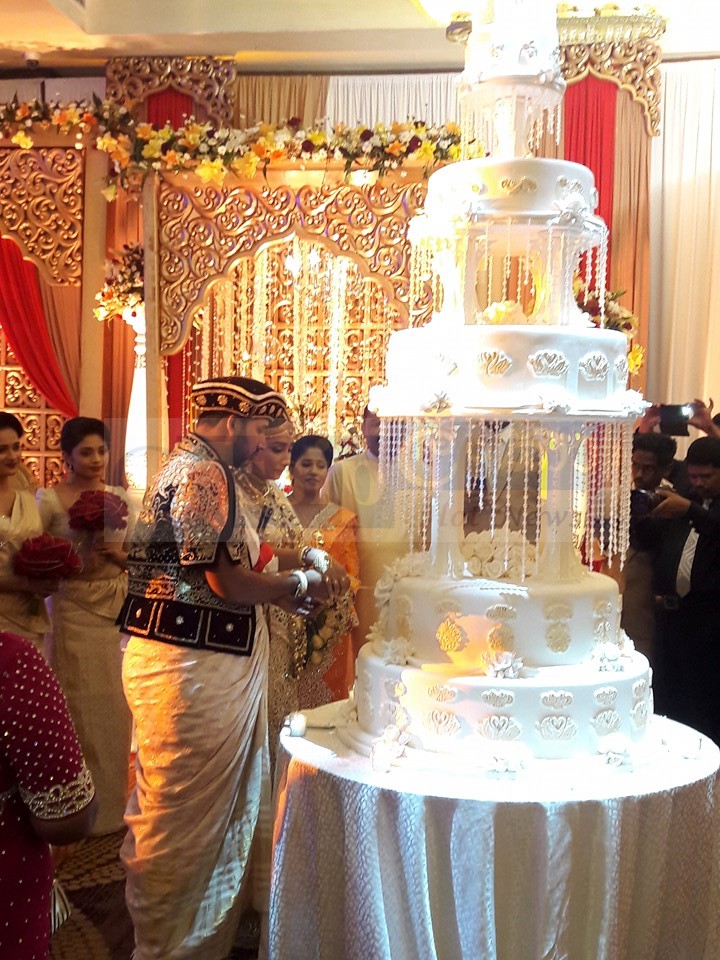 Palitha Range bandara's daughter Wedding Sri Lanka Hot Picture Gallery.