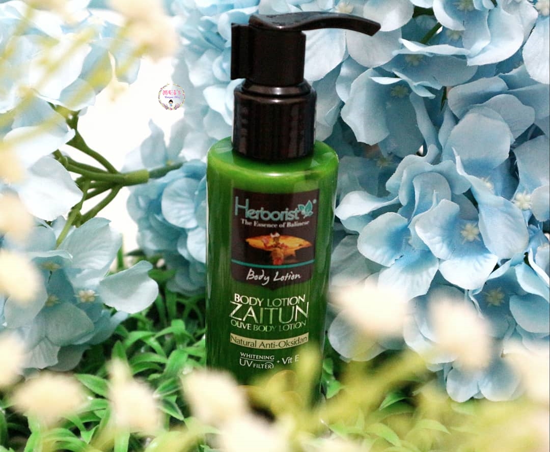 Kulit Lembab dan Halus dengan Herborist Body Lotion Zaitun Mei's