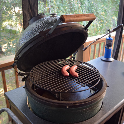 Cooking bratwurst indirectly on the Big Green Egg kamado grill