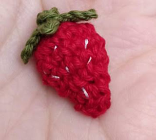 PATRON GRATIS FRESA AMIGURUMI 40726