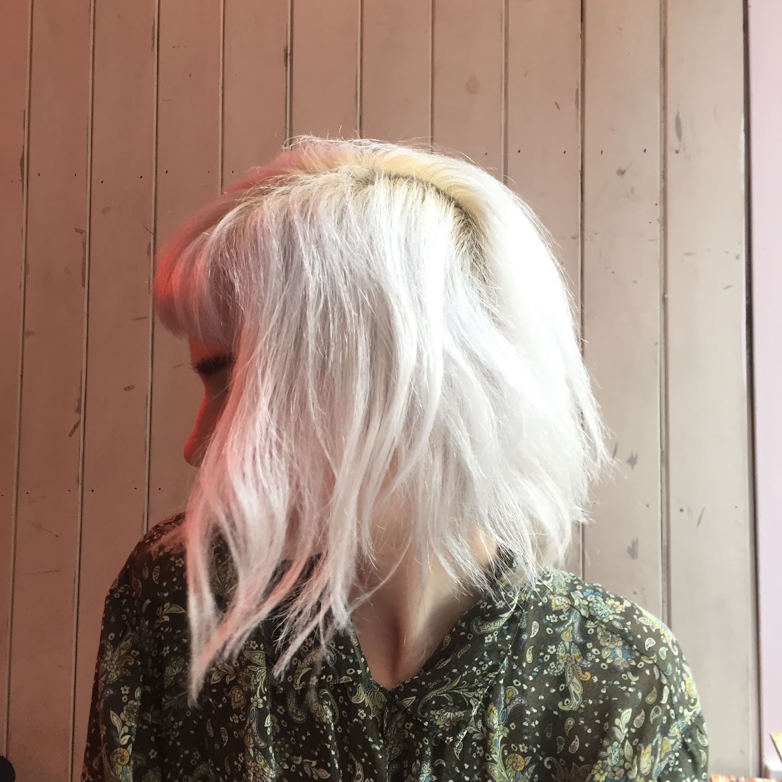 Silver Shampoos Reviewed Bleach London Silver Shampoo And Smoky