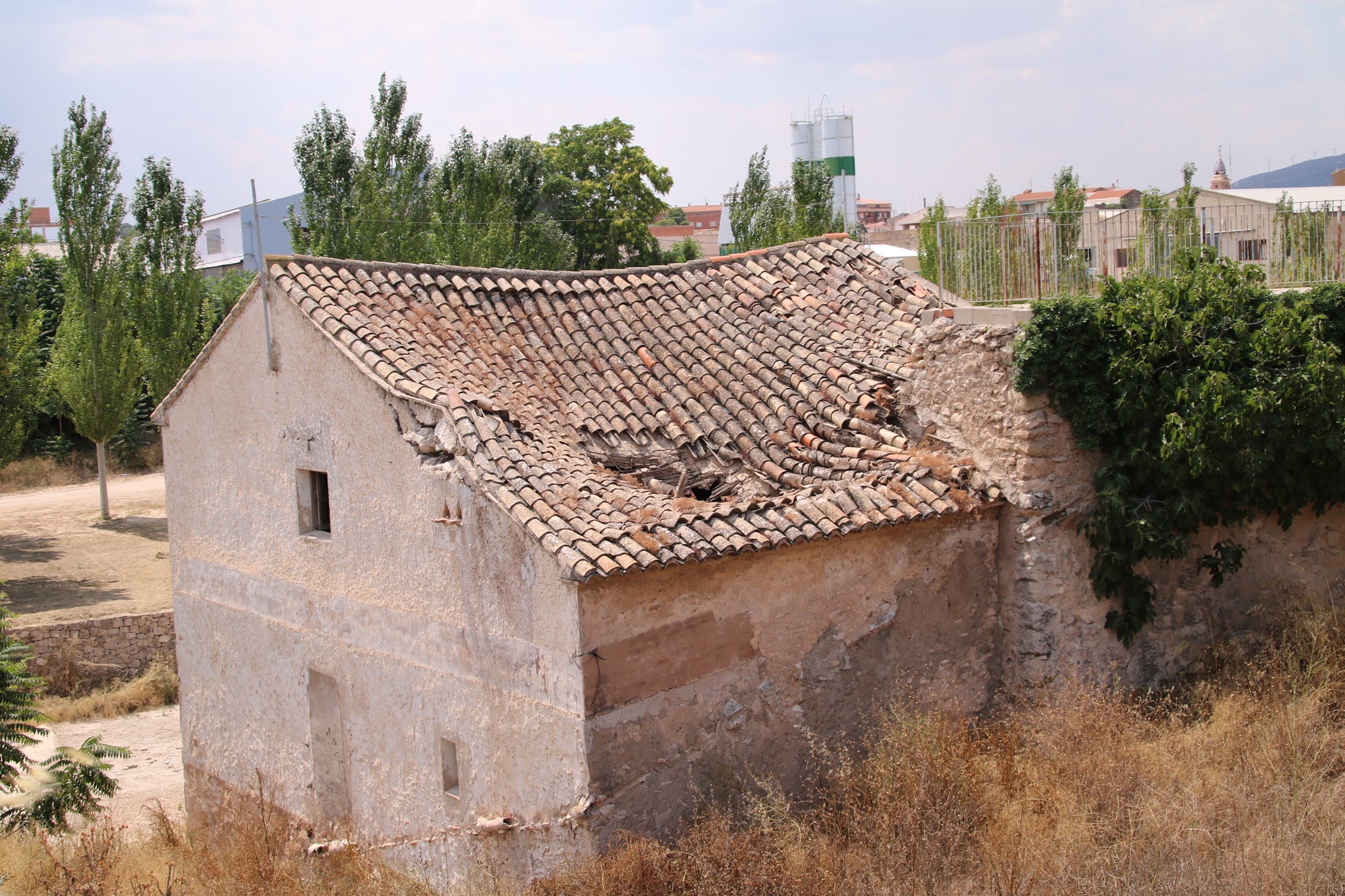 Blog de Joaquin Medina: Se hunde parte de la cubierta del molino de San
