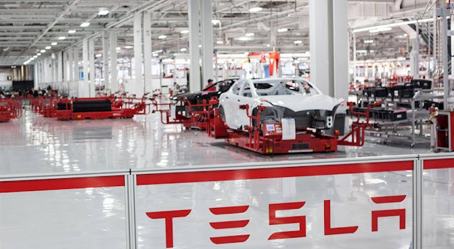 Bolsonaro diz que discutirá fábrica da Tesla no Brasil