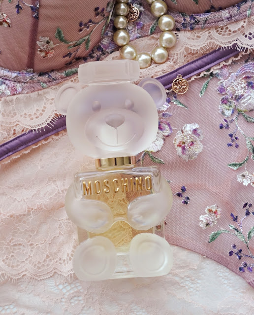 A Cynful Fiction: MOSCHINO TOY 2 ~ Perfume Of The Year
