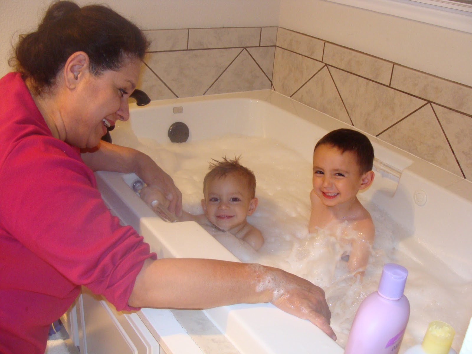 The Asmussen Family: Leaving Lubbock: Part 2- The World's Best Bubble Bath