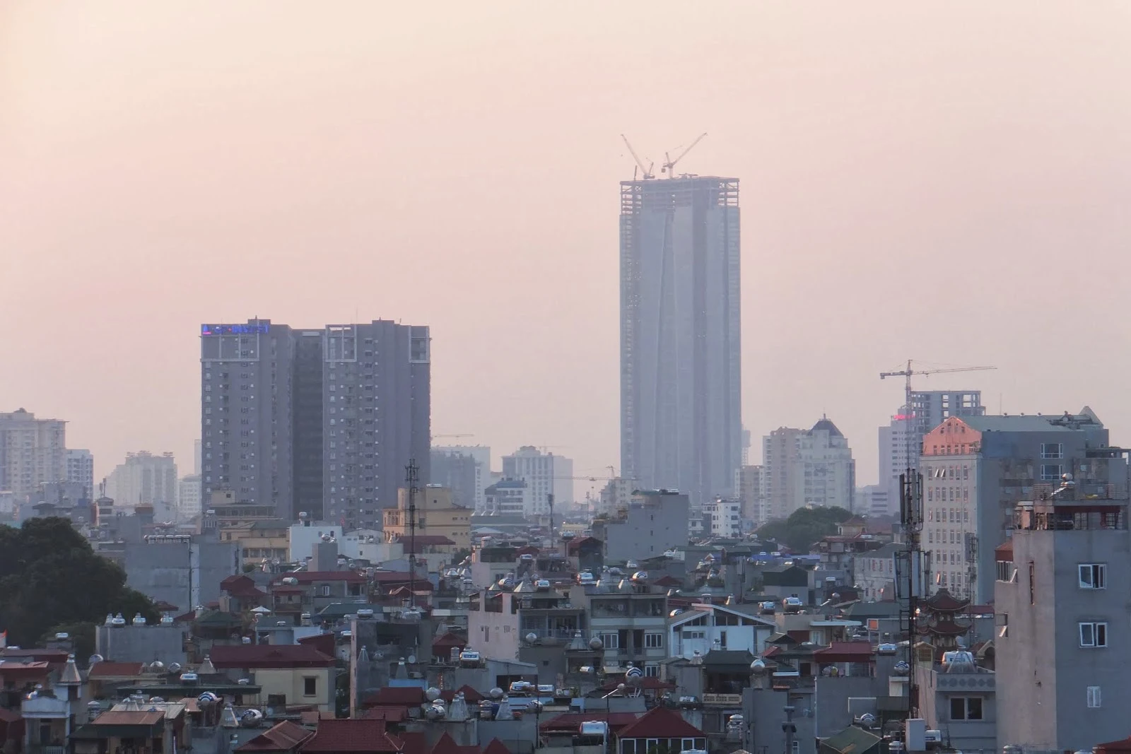 lotte-tower-hanoi-vietnam ハノイのロッテタワー（2013年中旬・建設中）