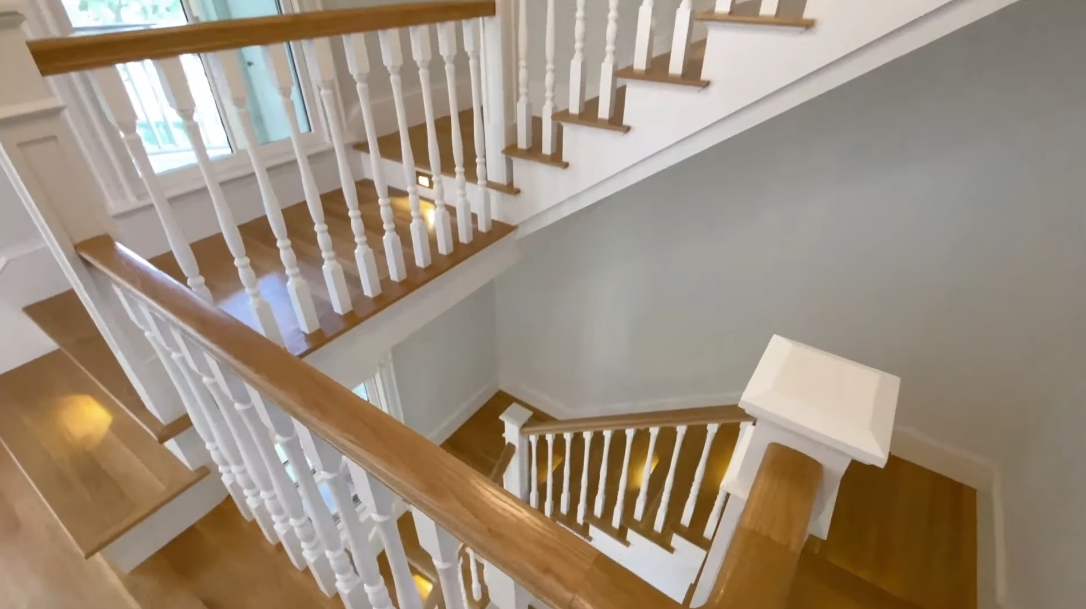 27 Photos vs. 39 Juniper Point Rd, Woods Hole, MA Interior Design Luxury Home Tour