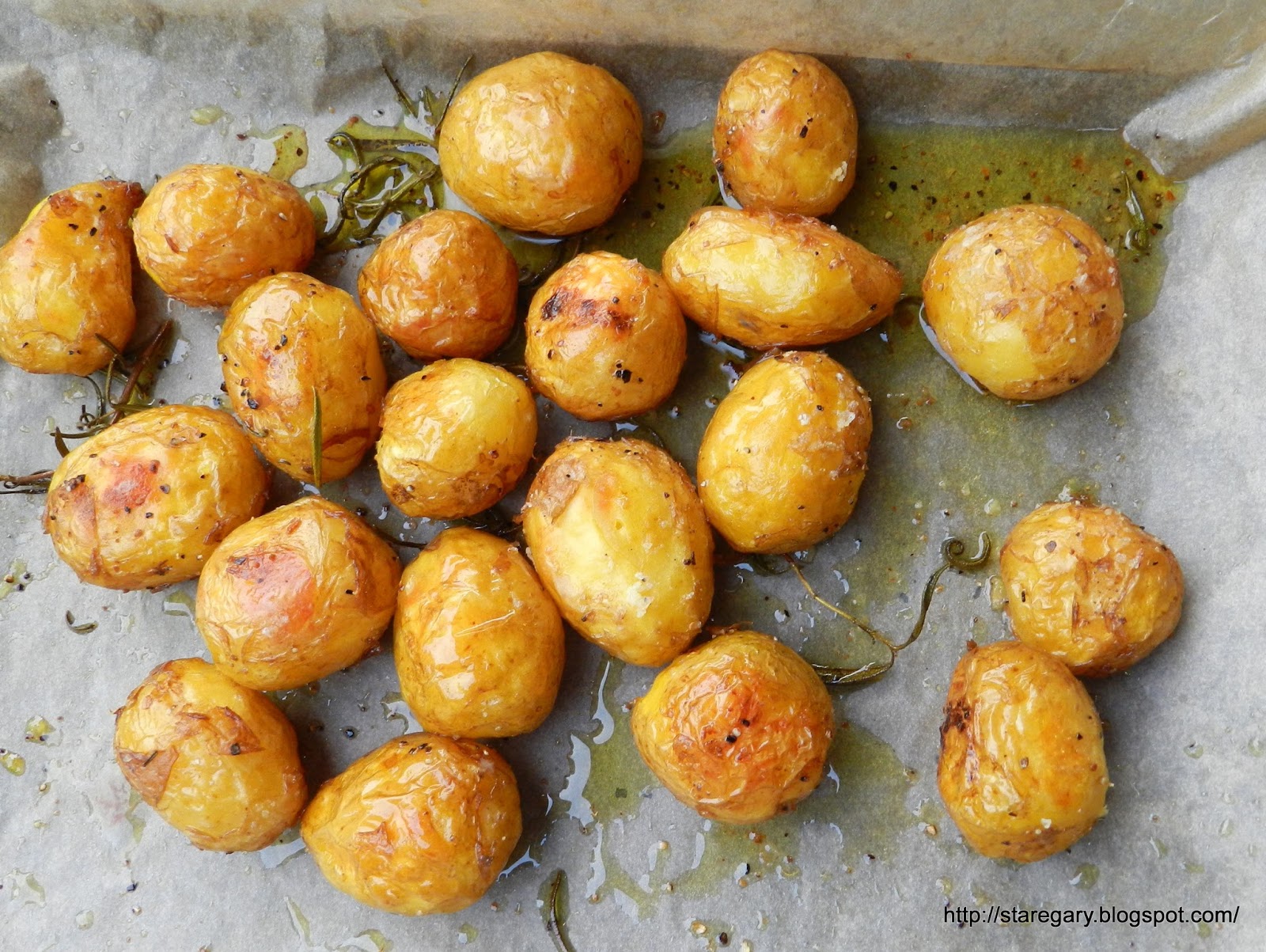 Пп запеченный картофель. Картошка-гармошка в духовке. Картошка дольками в духовке. Овощи с розмарином в духовке. Аппетитные блюда из картофеля.