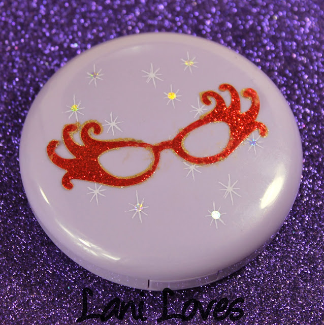 MAC Monday: Dame Edna - What A Dame! High-Light Powder Swatches & Review