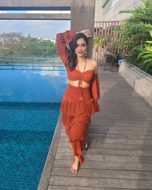 Actress Amala Paul Shows Off Her Sexy Body in Different Outfits Actress Amala Paul Shows Off Her Sexy Body in Different Outfits