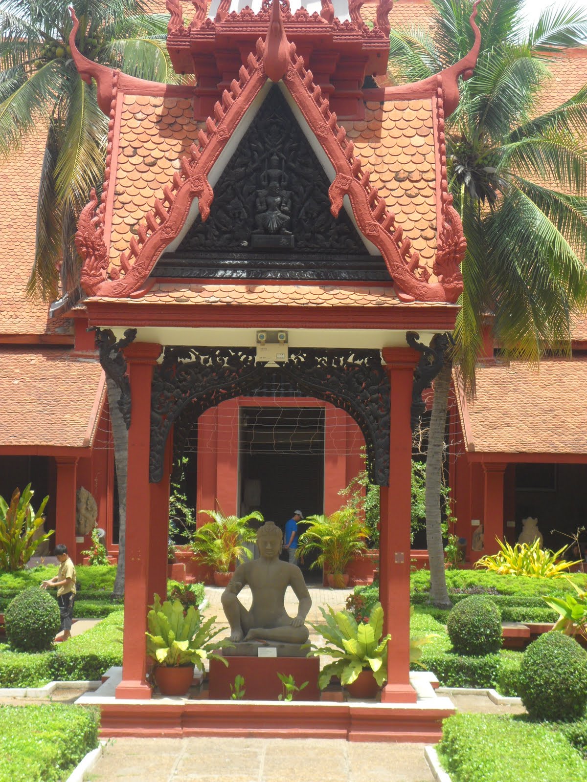 Ms Demeanour Singapore: Cambodia: Phnom Penh - the former jewel in Asia 