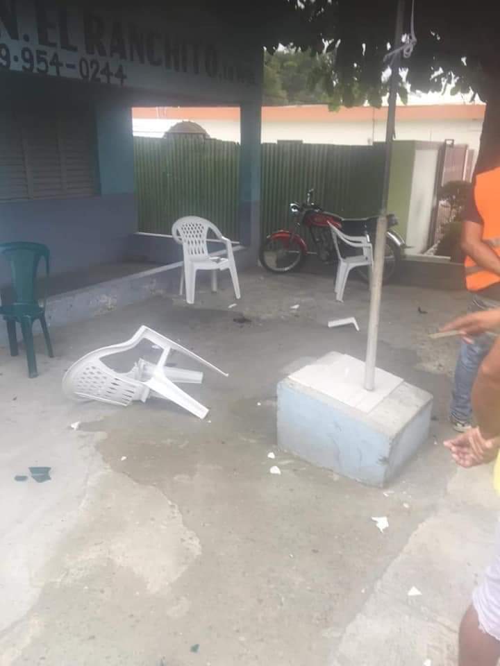 Turba de haitianos ataca por segunda vez cuartel de la Policía en Ranchito, La Vega Turba de haitianos ataca por segunda vez cuartel de la Policía en Ranchito, La Vega