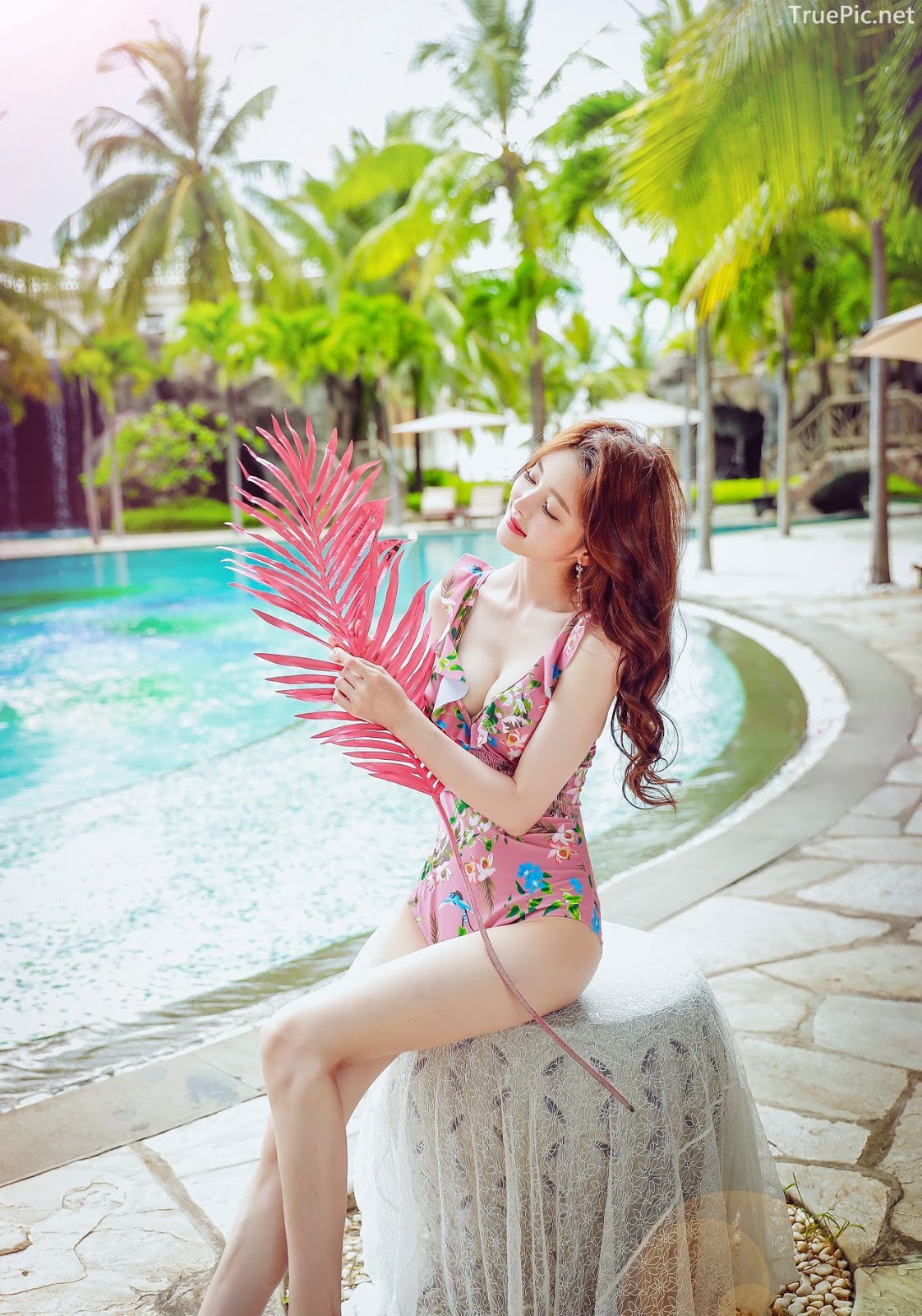 Korean lingerie queen model - Kim Hee Jeong - Floral Pink Swimsuit - Picture 9