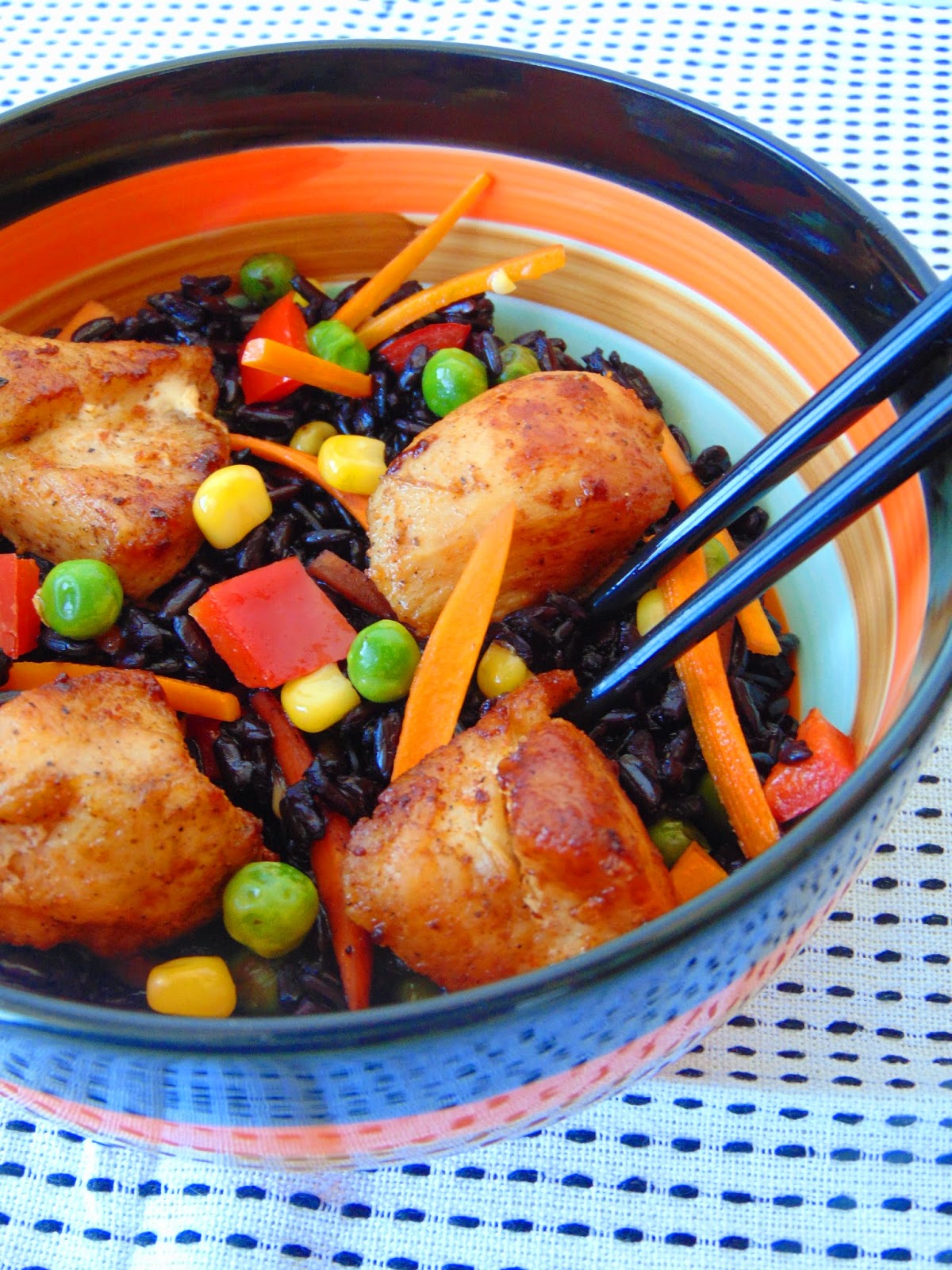 Piept de pui cu orez negru si legume 4 Piept-de-pui-cu-orez-negru-si-legume-4