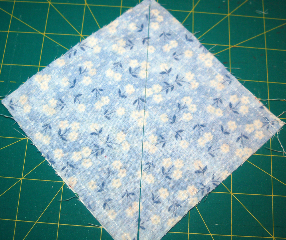 Stitchnquilt: The Making of a Pinwheel Square