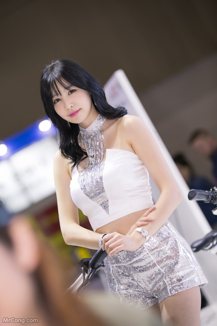 Beautiful Hong Ji Yeon at the 2017 Seoul Motor Show (146 pictures) photo 4-15