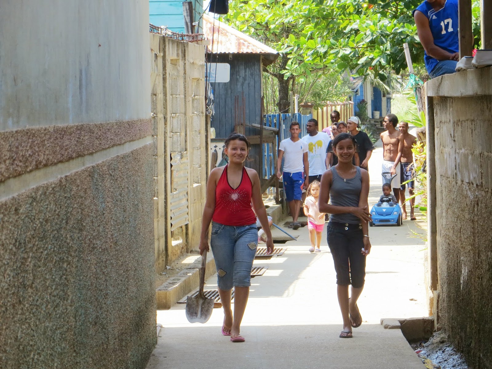 Sailing, sailing,: Hiking on Guanaja, Honduras