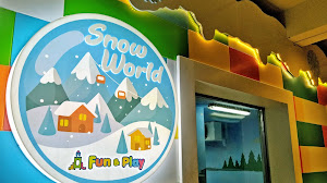 Bermain Salju di Snow World Fun and Play Louis Kienne Pemuda Semarang