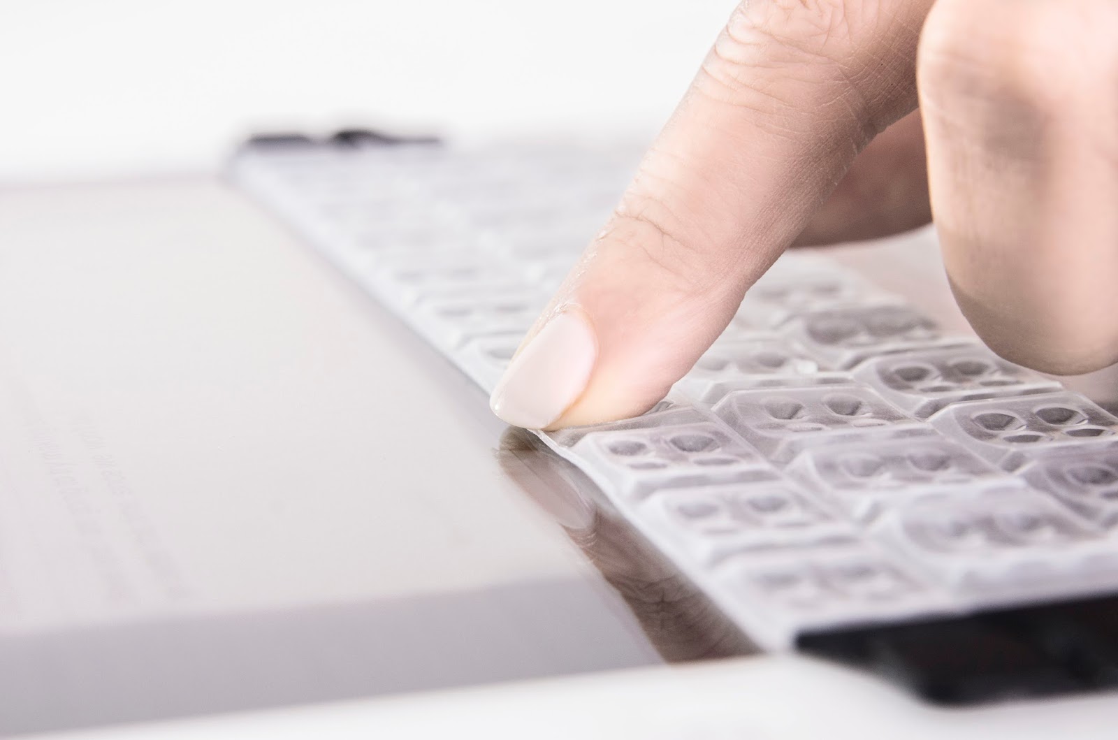 Touchfire Touchscreen Physical Keyboard for Apple iPad