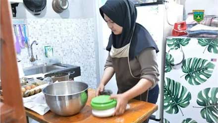 Melda Dharma owner Loumeer Cake Padang Panjang