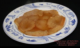  44º Menú, Todo a partir de uno, Sopa de pan con caldo de codillo y codillo con berza asada, Fruta de postre. 