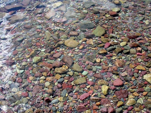 Цветные камни Озера Макдональд