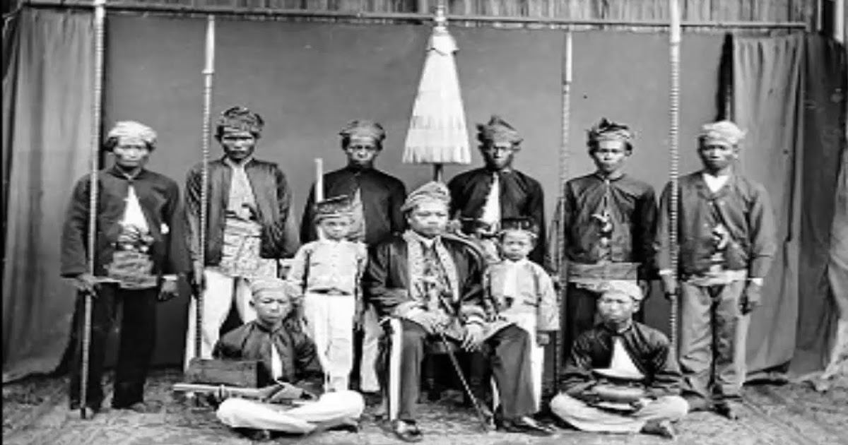 Pemeluk Islam Suku Dayak di Kalimantan - Jual Kaos Dakwah Jogja