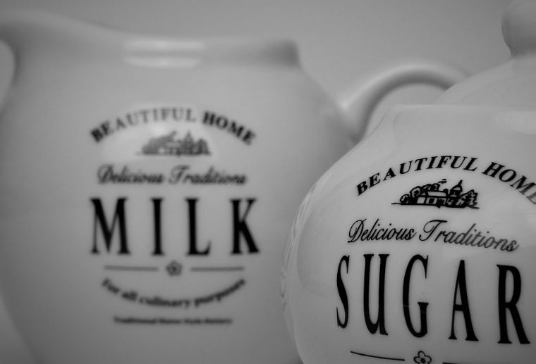 Wadah dalam Bahasa Inggris dan Contoh Kalimatnya