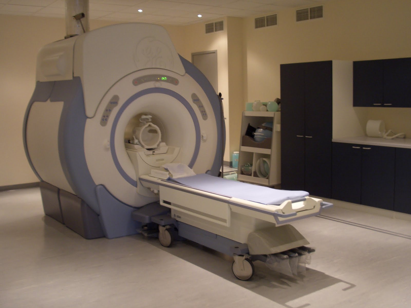 All about medicine: MRI(Magnetic Resonance Imaging) Scan Machine