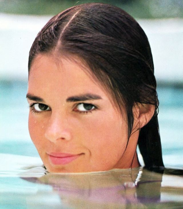 40 Beautiful Portrait Photos of Ali MacGraw in the 1960s and Early ’70s