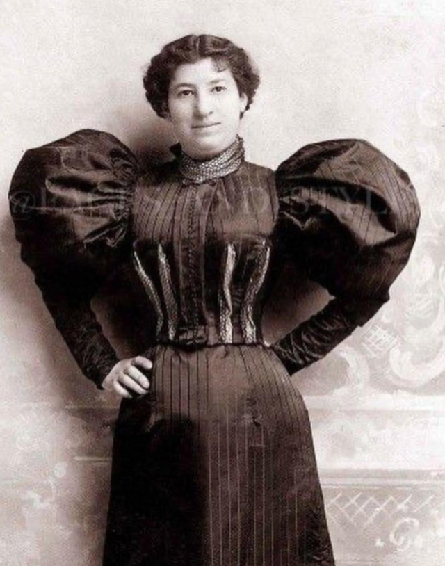 20 Vintage Portraits of Victorian Women in Puff Sleeve Dresses