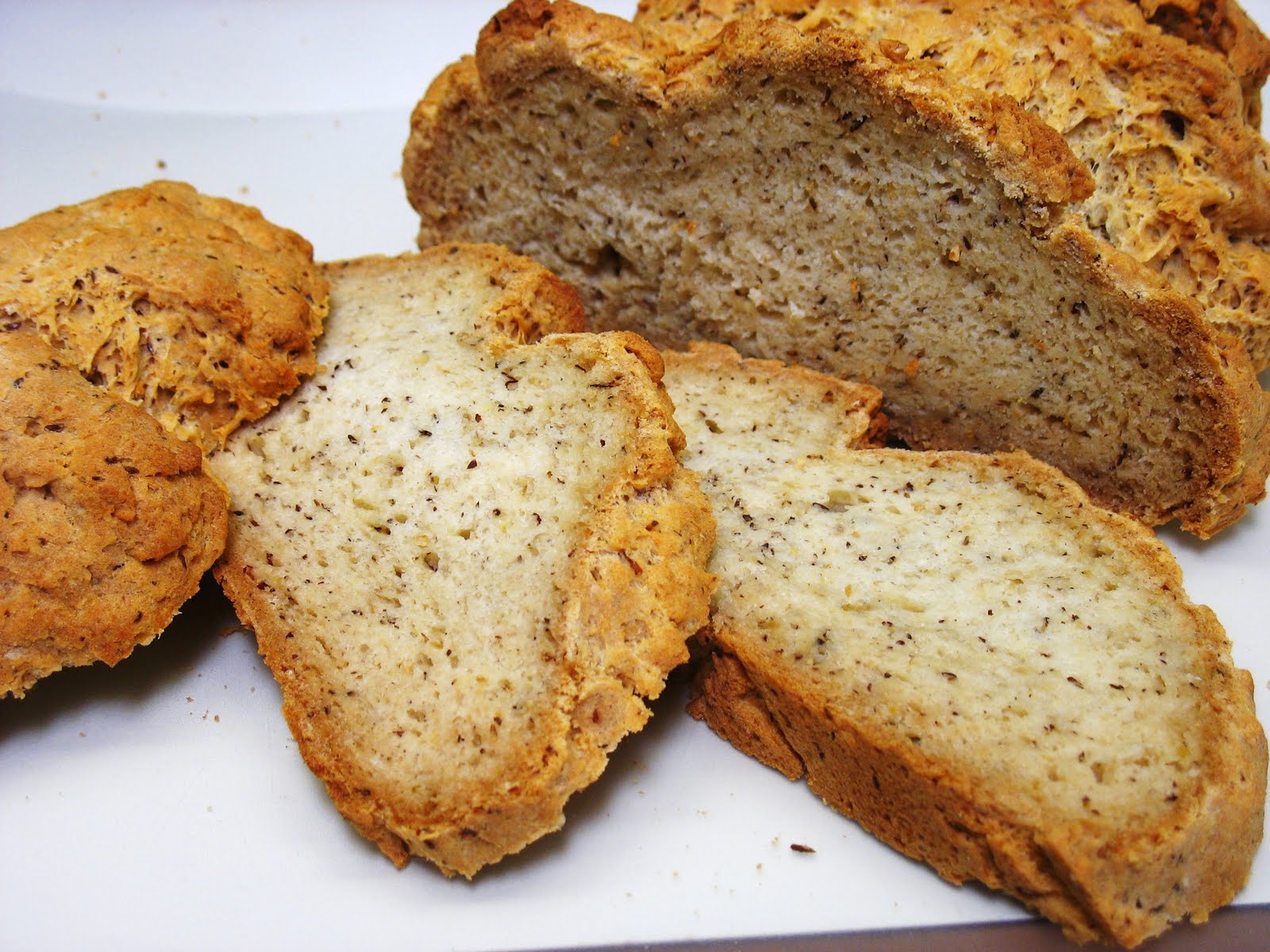 Диетический хлеб. Дрожжевой хлеб. Дрожжи для хлеба. Низкокалорийный хлеб. Хлеб без глютена и дрожжей рецепт