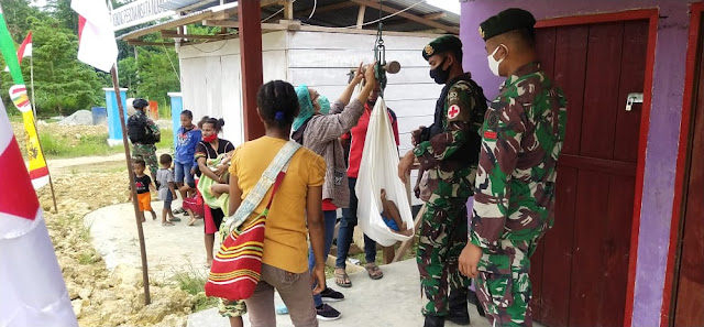   Satgas Yonif 413 Kostrad Bantu Posyandu di Papua