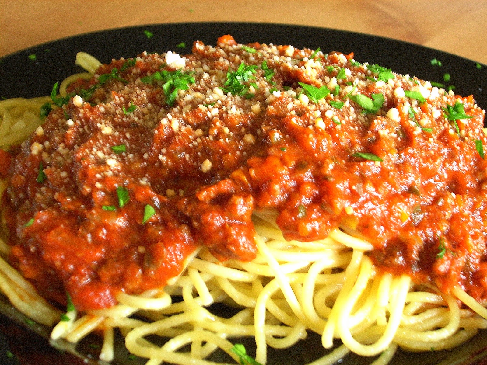 The Fully Fed Recipes Red Wine Bolognese w/spaghetti