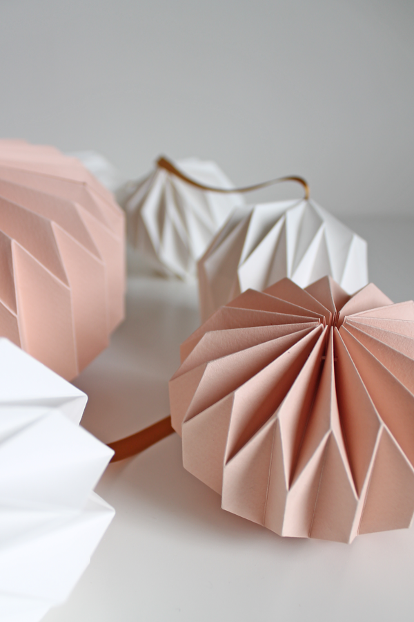 Bolas de Natal Bolas de Natal em origami