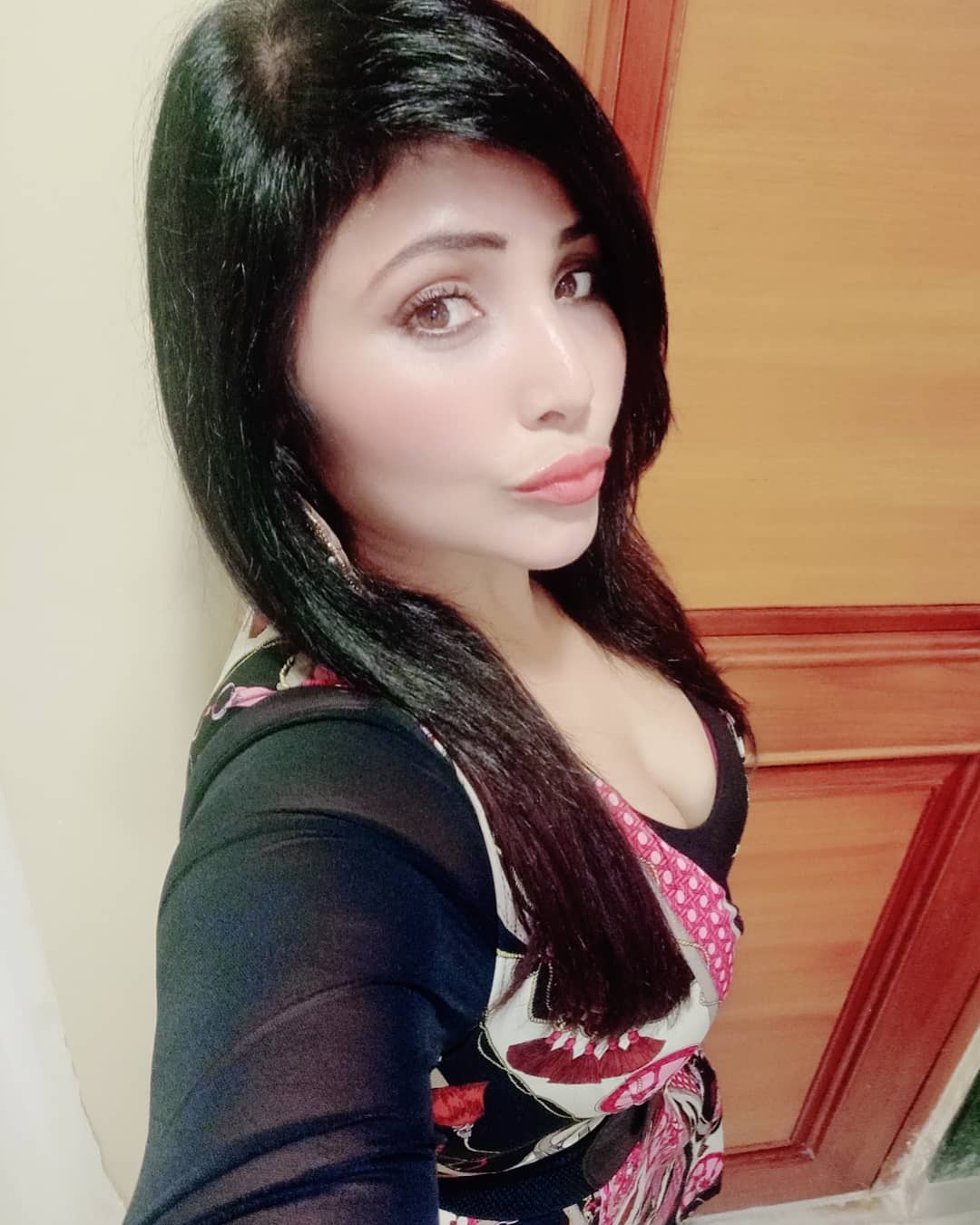 Bollywood Movie Actress Rajsi Verma Biography News Photos