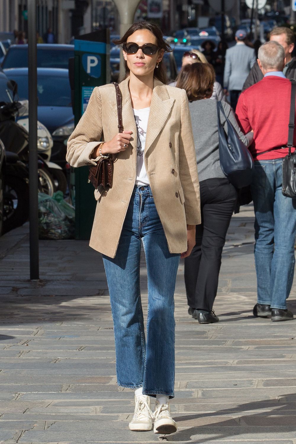 How to Pull Off an Everday Blazer and Jeans Outfit Like Alexa Chung