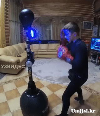 러시아 아이의 복싱 연습 수준