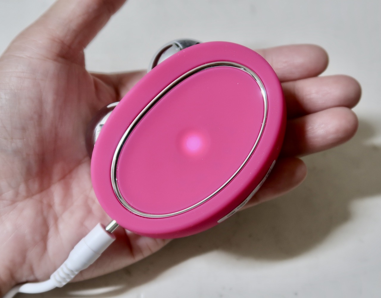 Foreo BEAR Review: Is it worth it? Does it really firm the face?