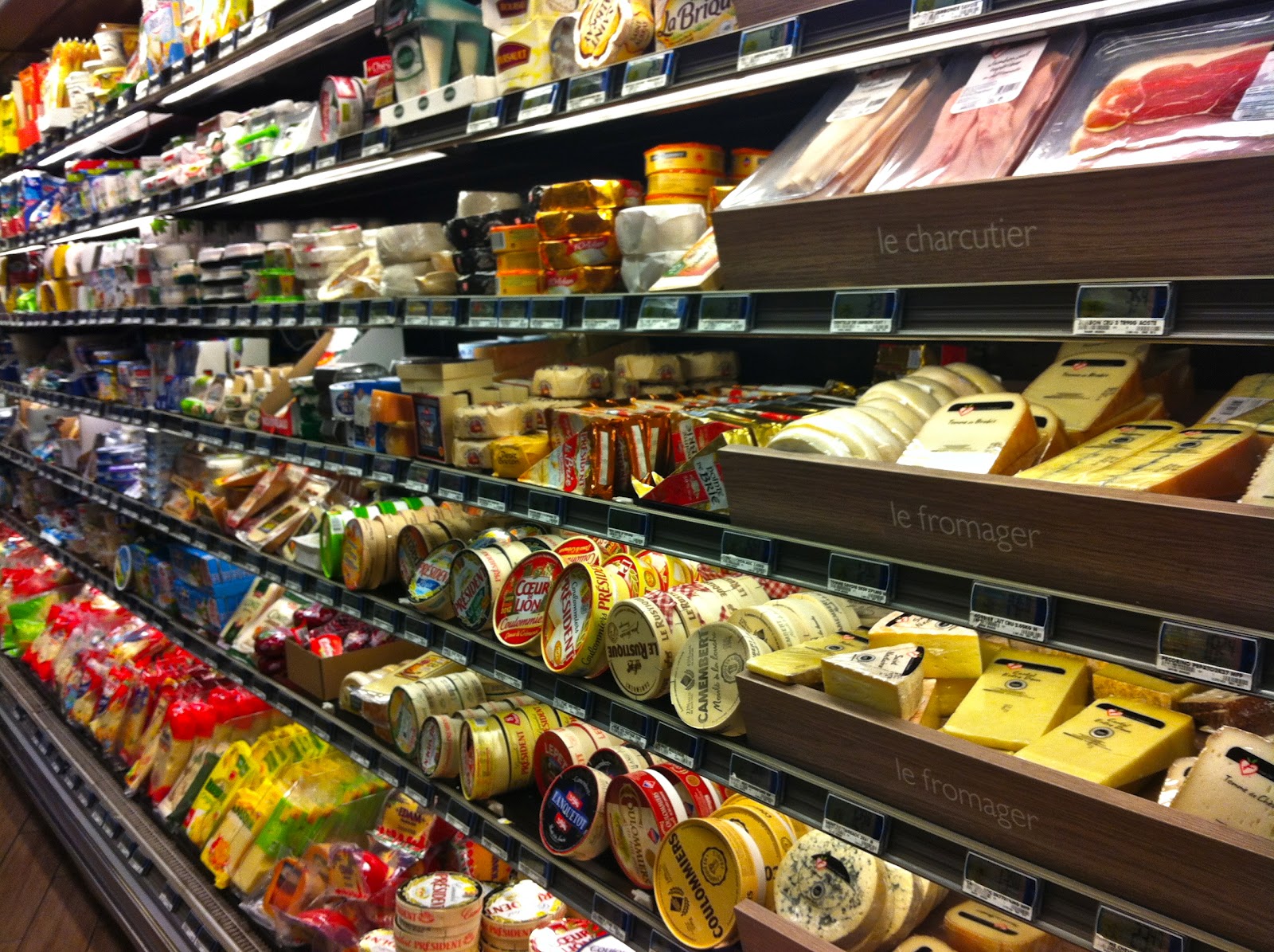 Champagne Reveries Versailles is closed on Mondays