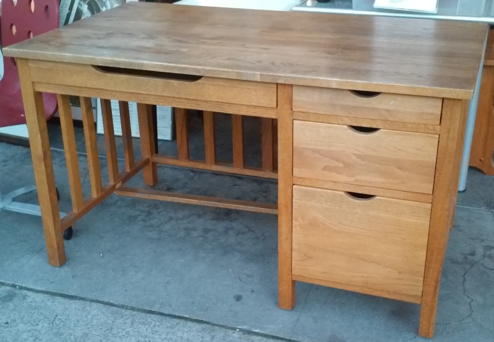 UHURU FURNITURE & COLLECTIBLES SOLD 52" Wide Modern Oak Desk 45