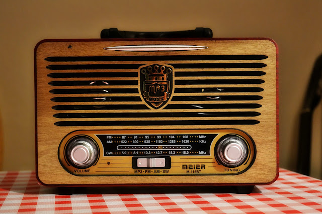 Rüyada radyo görmek ne demek? rüyada radyoda şarkı dinlediğini görmek, radyo çalmasının tabiri manası nedir? radyo rüyası yorumları. Rüyada radyo görmek ne demek? rüyada radyoda şarkı dinlediğini görmek, radyo çalmasının tabiri manası nedir? radyo rüyası yorumları.