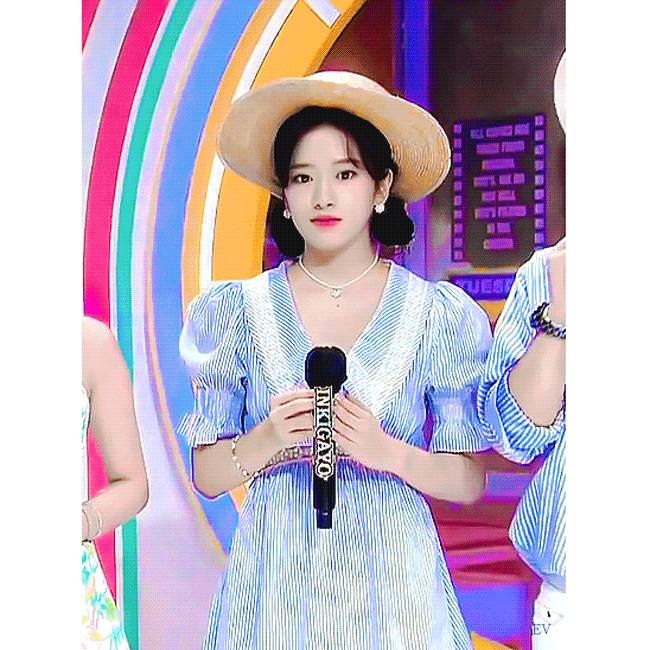 210808 인기가요 안유진 - 꾸르