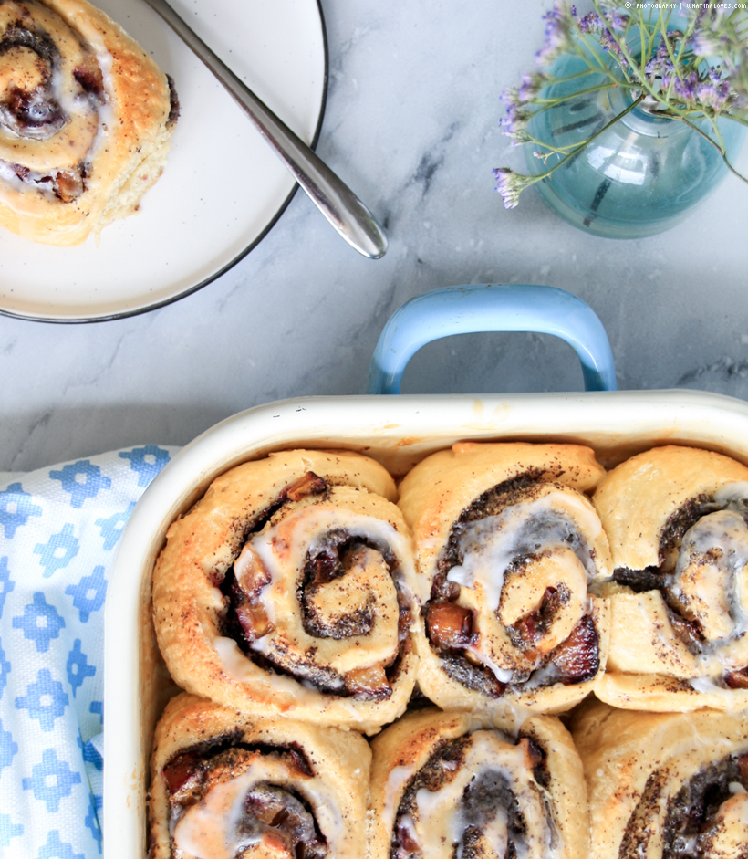 Mohn-Pflaumen-Schnecken