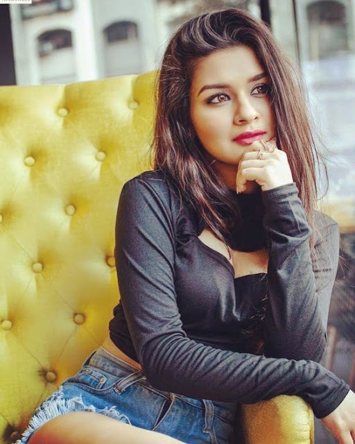 Girls DP for WhatsApp