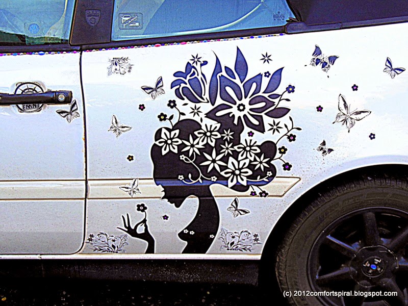 Comfort Spiral Mural Car