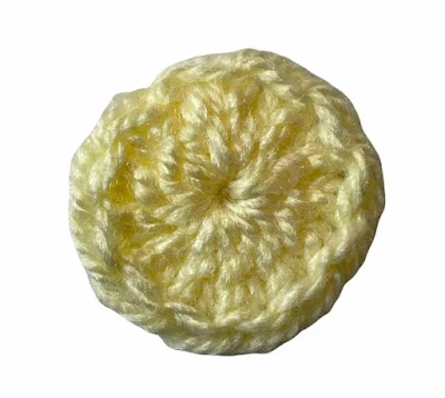 how to crochet a Dasiy granny square 12 petals