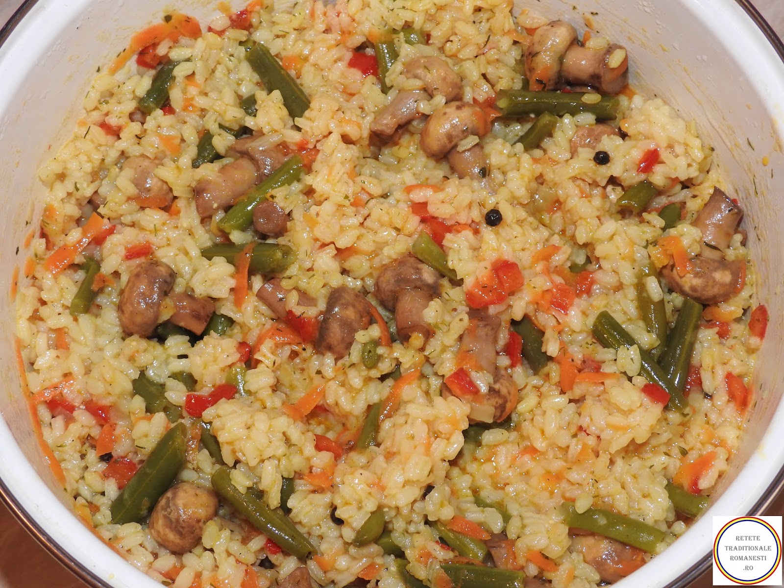 Orez cu legume reteta Retetetraditionaleromanesti.ro