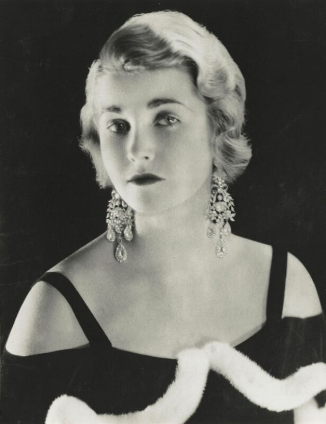 Barbara Hutton: The “Poor Little Rich Girl” Who Had Everything Except